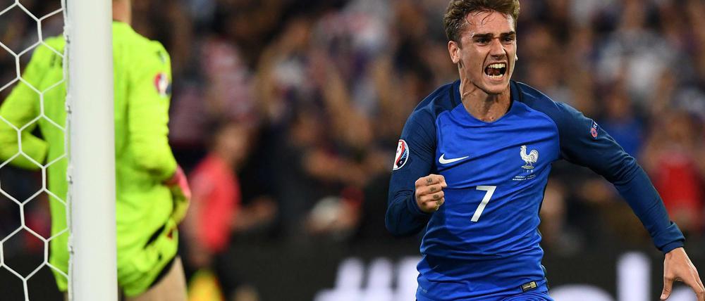 Antoine Griezmann feiert seinen Führungstreffer.