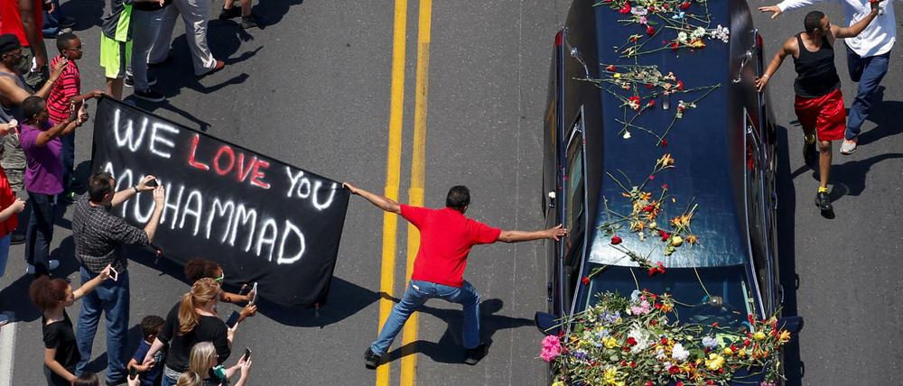 Menschen in Louisville nehmen Abschied von Muhammad Ali