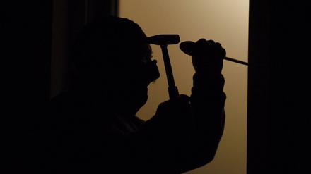 Die Zahl der Wohnungseinbrüche steigt - die Täter reisen durch die Lande. 