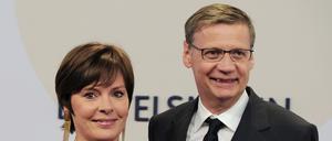 Moderator Günther Jauch und Ehefrau Thea kommen am 27.09.2012 zur Bertelsmann Party in Berlin.