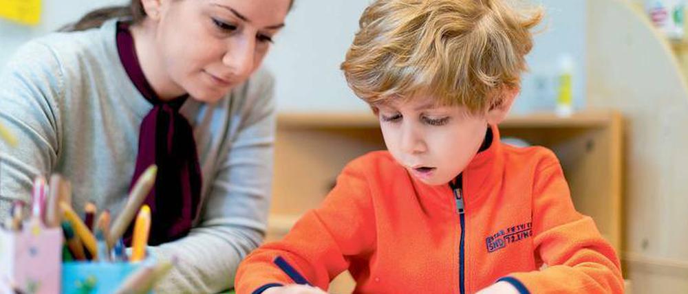 Toll! Super! Ist das jetzt eine Manipulation oder eine ernst gemeinte Anerkennung? Pädagogen wollen Eltern davon abhalten, ihre Kinder zu „Lob-Junkies“ zu erziehen.
