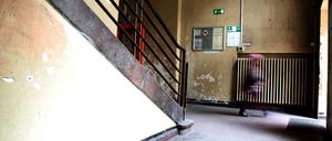 Da macht das Lernen keinen Spaß: Blick in das Treppenhaus einer Grundschule in Berlin. 