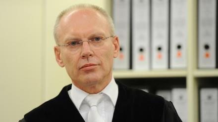 Fühlte sich verschaukelt: Richter Manfred Götzl wies am Mittwoch einen Berliner Kripobeamten zurecht, der sich immer wieder auf Erinnerungslücken berufen hatte. 