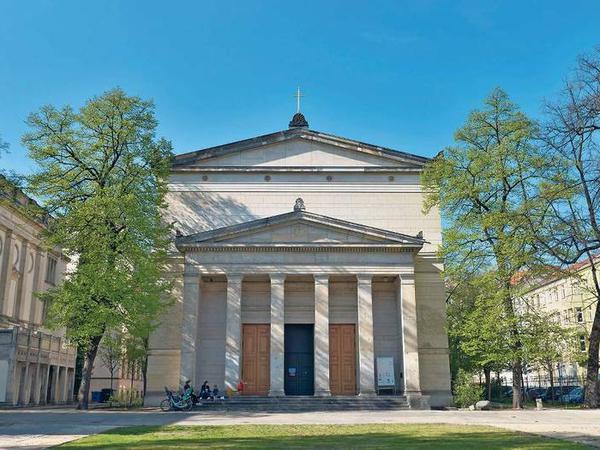 Die Elisabethkirche, ebenfalls gebaut von Schinkel.