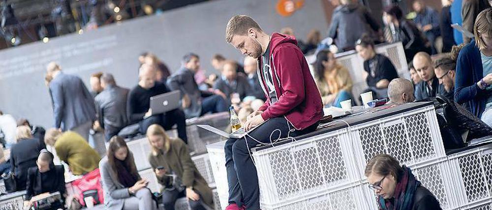 Berlin, Stadt des Fortschritts. Stimmt – allerdings nur außerhalb der Verwaltung. Mit „Nachdruck und Zeitdruck“ sei an der Digitalisierung zu arbeiten, heißt es von der Stiftung Zukunft Berlin. 