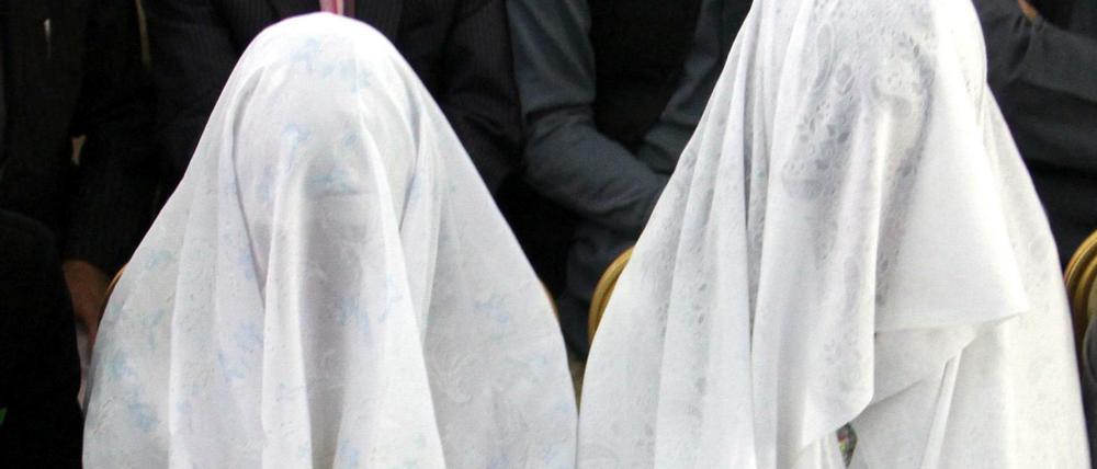 Wie diese beiden afghanischen Mädchen, sind viele türkische Bräute minderjährig bei ihrer Heirat.