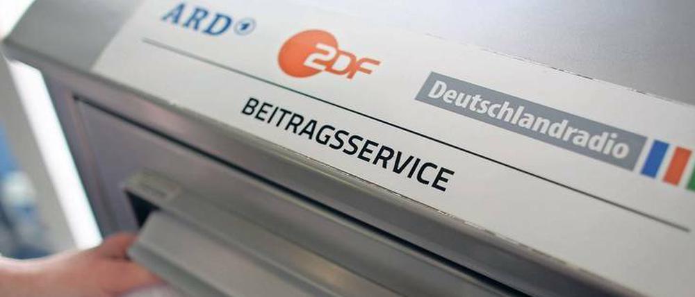 Neukundengewinnung: Der Beitragsservice hat nach einem Meldedatenabgleich Wohnungen von Personen, die auf Anschreiben nicht reagiert haben, selbst angemeldet.