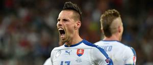 Der Slowake Marek Hamsik feiert seinen Treffer zum 2:0.