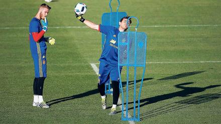 Rein sportlich lassen die Leistungen von Casillas (r.) und de Gea nur eine Entscheidung zu – und zwar gegen den Ex-Welttorhüter.