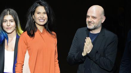 Mann mit Idealen. Hussein Chalayan (re.). 
