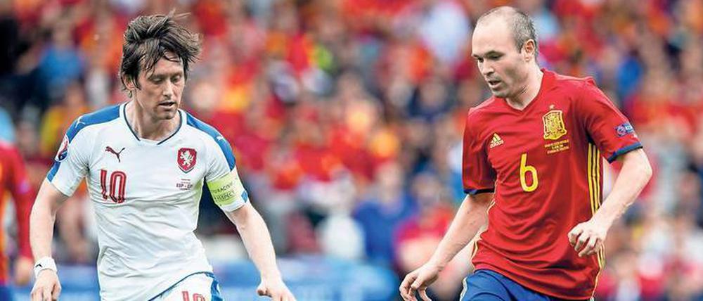 Vermesser des Raums. Andres Iniesta setzt seine Pässe wie ein alter Meister seine Pinselstriche.