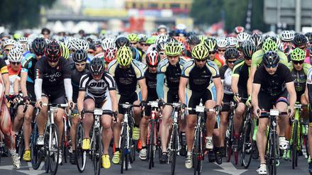 Los geht's: Seit Sonntagmorgen sind die Radler beim Velothon unterwegs.