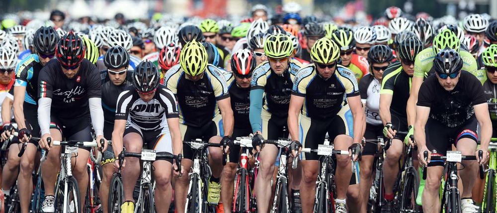 Los geht's: Seit Sonntagmorgen sind die Radler beim Velothon unterwegs.