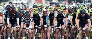 Los geht's: Seit Sonntagmorgen sind die Radler beim Velothon unterwegs.