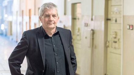  Roland Jahn (62) ist seit Frühjahr 2011 Bundesbeauftragter für die Stasi-Unterlagen. Er war in der DDR-Opposition aktiv und wurde 1983 gegen seinen Willen ausgebürgert. 