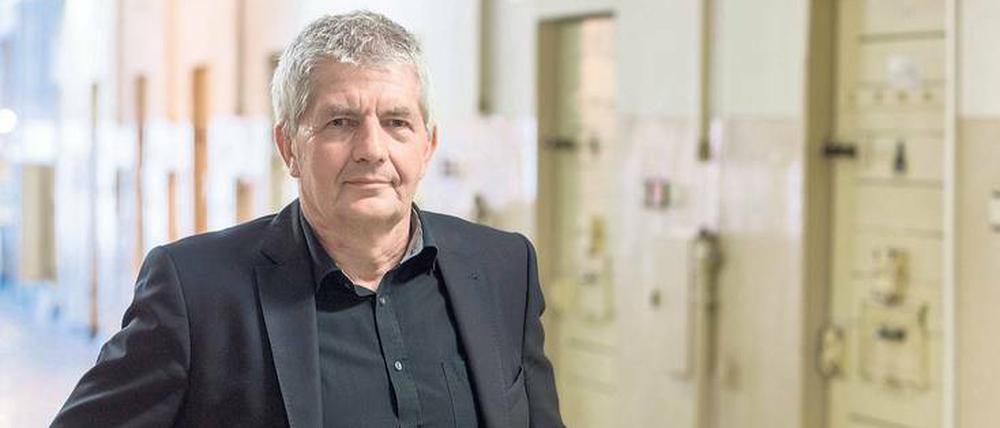 Roland Jahn (62) ist seit Frühjahr 2011 Bundesbeauftragter für die Stasi-Unterlagen. Er war in der DDR-Opposition aktiv und wurde 1983 gegen seinen Willen ausgebürgert.