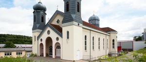 Die syrisch-orthodoxe Mor-Gabriel-Kirche in Kirchardt (Baden-Württemberg). Bis zu zehn Priester sollen hier nach ihrem Ableben ruhen dürfen.  