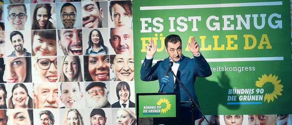 Der Mahner: Grünen-Chef Cem Özdemir wirbt beim Gerechtigkeitskongress seiner Partei dafür, den Menschen wieder ein soziales Aufstiegsversprechen zu geben.