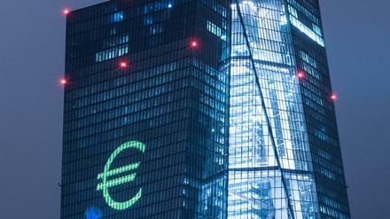 Haus des Euro. Die Europäische Zentralbank in Frankfurt, künstlerisch verfremdet.