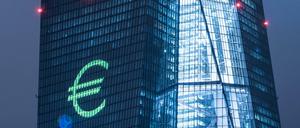 Haus des Euro. Die Europäische Zentralbank in Frankfurt, künstlerisch verfremdet.
