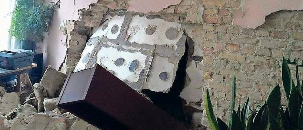Die Wand des Kreuzberger Altbaus war zu schwach, um dem Druck des Betons aus dem Neubau standzuhalten.