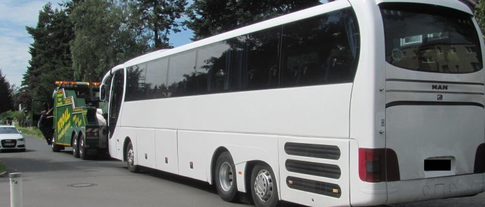 Weiterfahren durfte dieser 13 Jahre alte Bus nicht mehr: Für die Erstellung eines technischen Gutachtens wurde er sichergestellt.