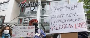 Neben den Tochterfirmen, die für Reinigung, Speisenversorgung und Transporte zuständig sind, streiken auch die Pflegekräfte.