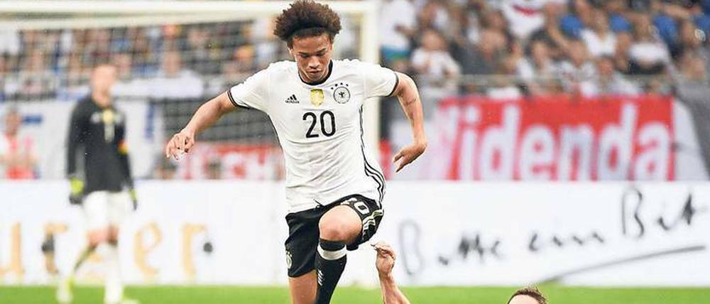 Frisch und präzise. Leroy Sané ist wahnsinnig schnell und wahnsinnig gut im Dribbling.