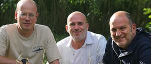 Die drei Steinhöfel-Brüder: Andreas, der Schriftsteller (rechts), Dirk, der Illustrator (Mitte) und Björn, der Elektriker (links)