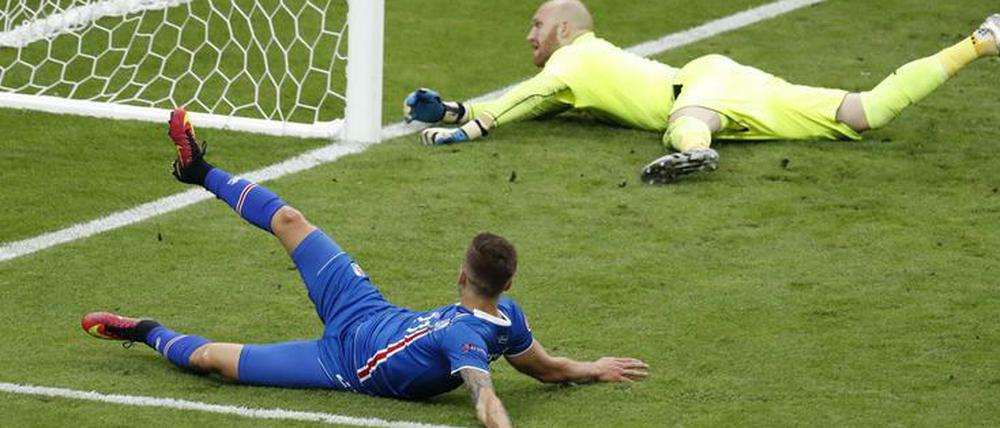 Traustason macht das 2:1 - der endgültige K.o für Österreich.