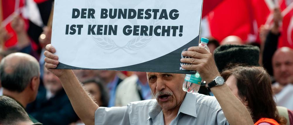 Protest auf dem Potsdamer Platz gegen die Armenien-Resolution 