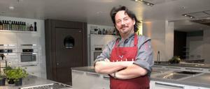 Mann mit Stern. Kolja Kleeberg (hier in der Schauküche des Olympiastadions) gehört zu den besten Köchen Berlins.