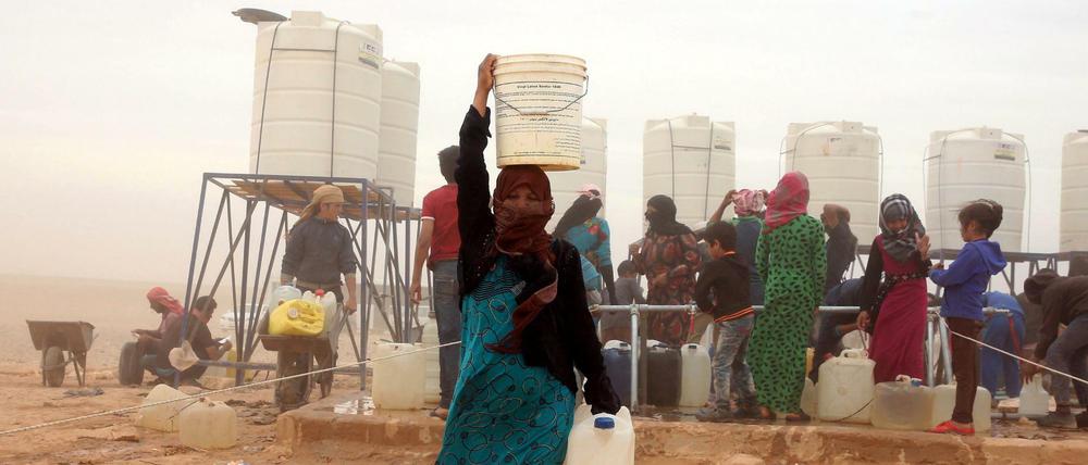 Wichtig ist vor allem, eine Infrastruktur in den Flüchtlingslagern zu schaffen.