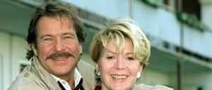 Götz George mit Christiane Hörbiger bei den Dreharbeiten zu Schimanski.