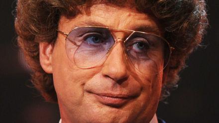 Der Komiker Atze Schröder hat sich für einen geschmacklosen Werbefilm entschuldigt. 