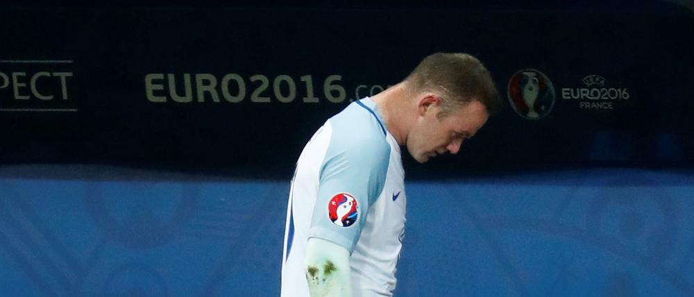Englands Wayne Rooney nach seiner Auswechslung.
