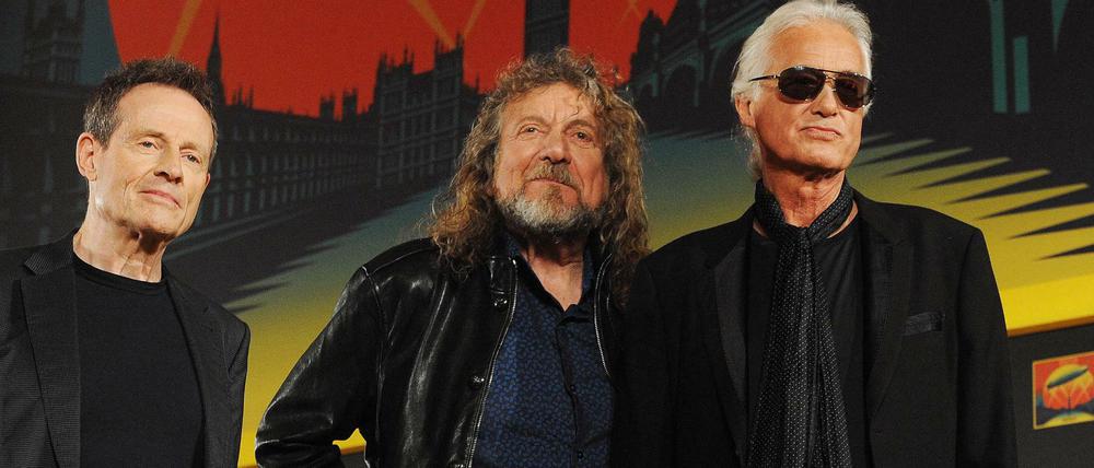 John Paul Jones, Robert Plant und Jimmy Page, Mitglieder der Rockband Led Zeppelin, auf einem Archivbild von 2012.