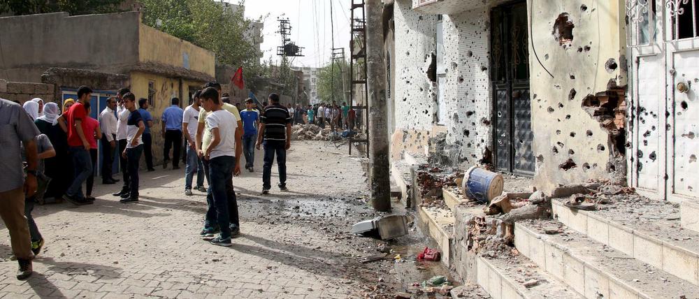 In Cizre, einer Stadt im Südosten der Türkei, hatte es schwere Kämpfe zwischen kurdischen PKK-Anhänger und türkischen Militärs gegeben.