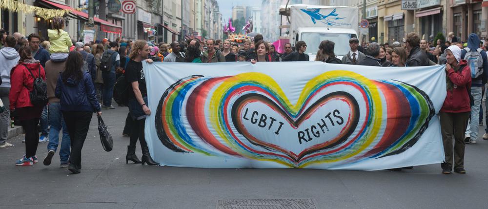 Großes Herz fürs Andere. Auf der Oranienstraße in SO36 wird heute der alternative Christopher Street Day gefeiert.