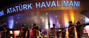 Der Atatürk-Flughafen in Istanbul: Ziel von drei Selbstmordattentätern 