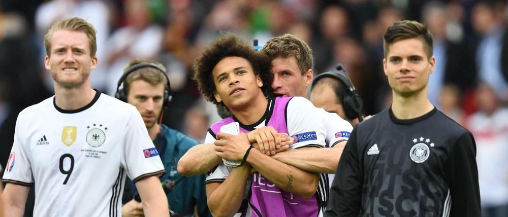 Die neue Mitte. Selbst Thomas Müller hält sich an Leroy Sané. Das kann kein schlechtes Zeichen sein.