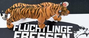 Das Zentrum für politische Schönheit provoziert, um auf die Situation von Flüchtlingen hinzuweisen. 
