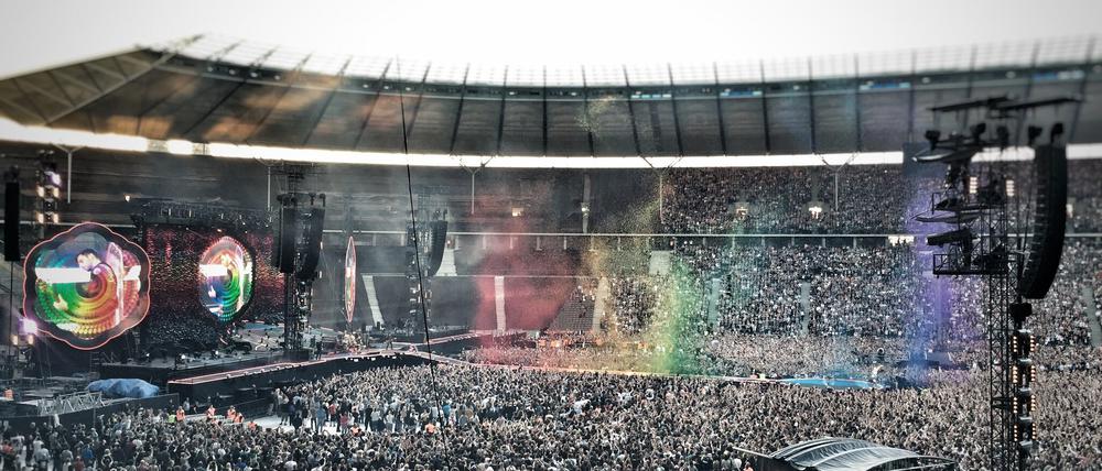Gut gefüllt, gute Stimmung: Das Olympiastadion am Mittwochabend.