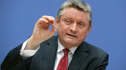 Bundesgesundheitsminister Hermann Gröhe: selbst Nazi-Vergleiche musste er über sich ergehen lassen.