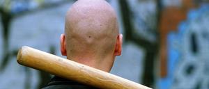 Die Zahl gewaltbereiter Extremisten wächst. Größte Herausforderung bleiben Rechtsextreme. 