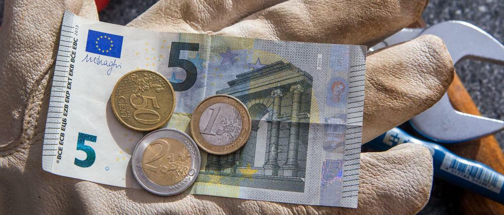 Bisher: 8,50 Euro. Ab 2017 sind es 34 Cent mehr. 