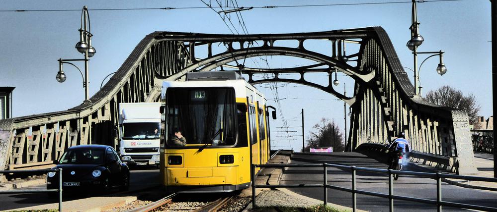 Ab Montag soll sie wieder rollen: die Tram auf der Bösebrücke.