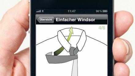 Von gestern. Wie man eine Krawatte mit dem einfachen Windsor-Knoten bindet, kann man sich auf dem Smartphone erklären lassen. Gebraucht wird er immer seltener.