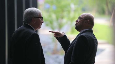 Der Präsident der Europäischen Kommission, Jean-Claude Juncker (l) und der Präsident des Europäischen Parlaments, Martin Schulz (SPD).
