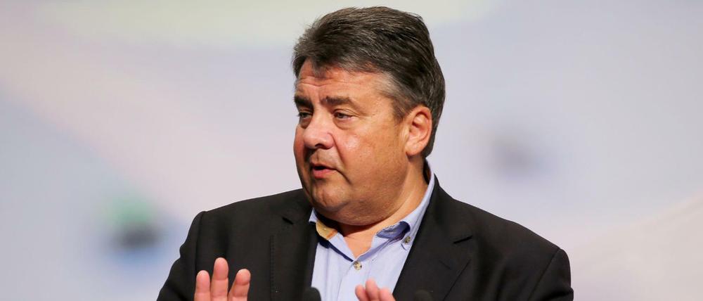Der Parteivorsitzende der SPD, Sigmar Gabriel, wird ohne ein Votum des Bundestages nicht über CETA abstimmen.